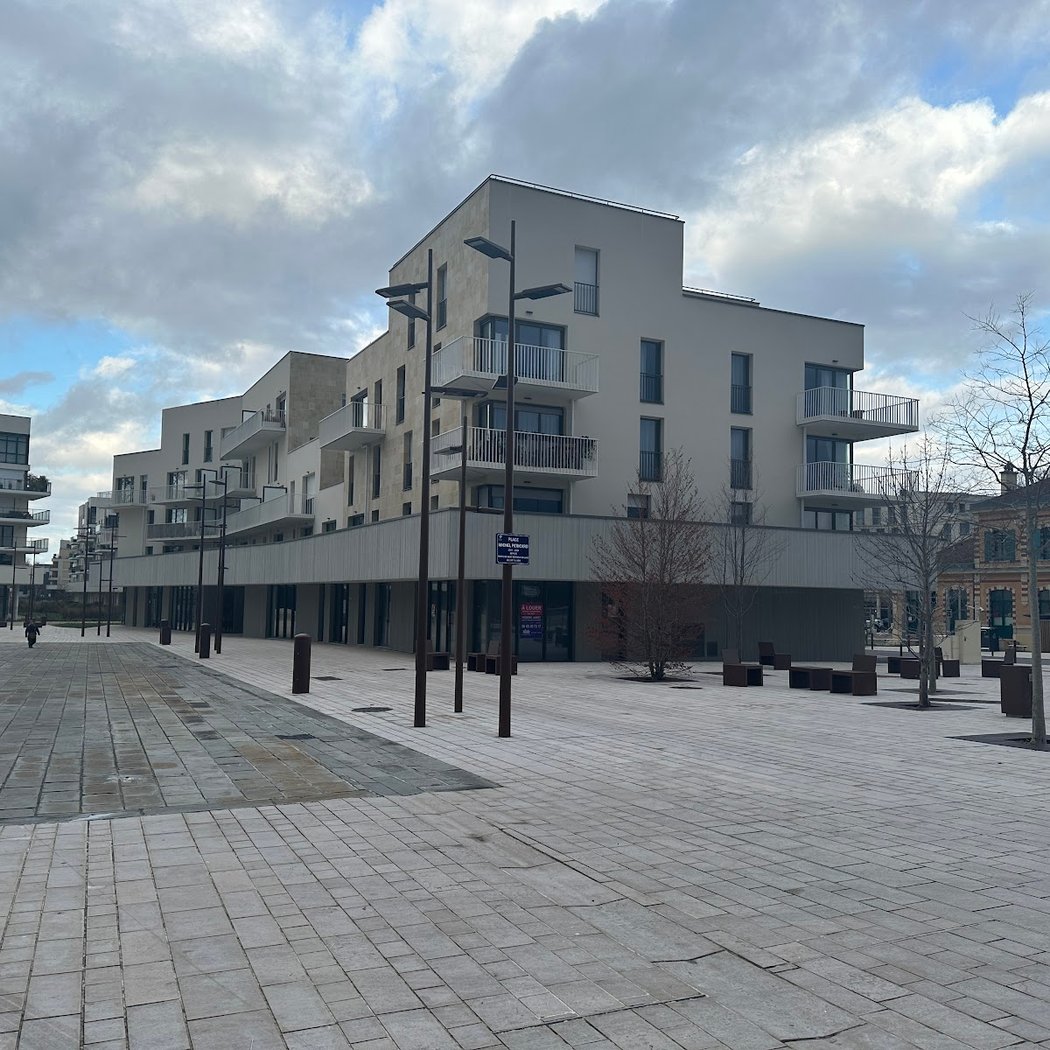 Place Michel Pericard 2